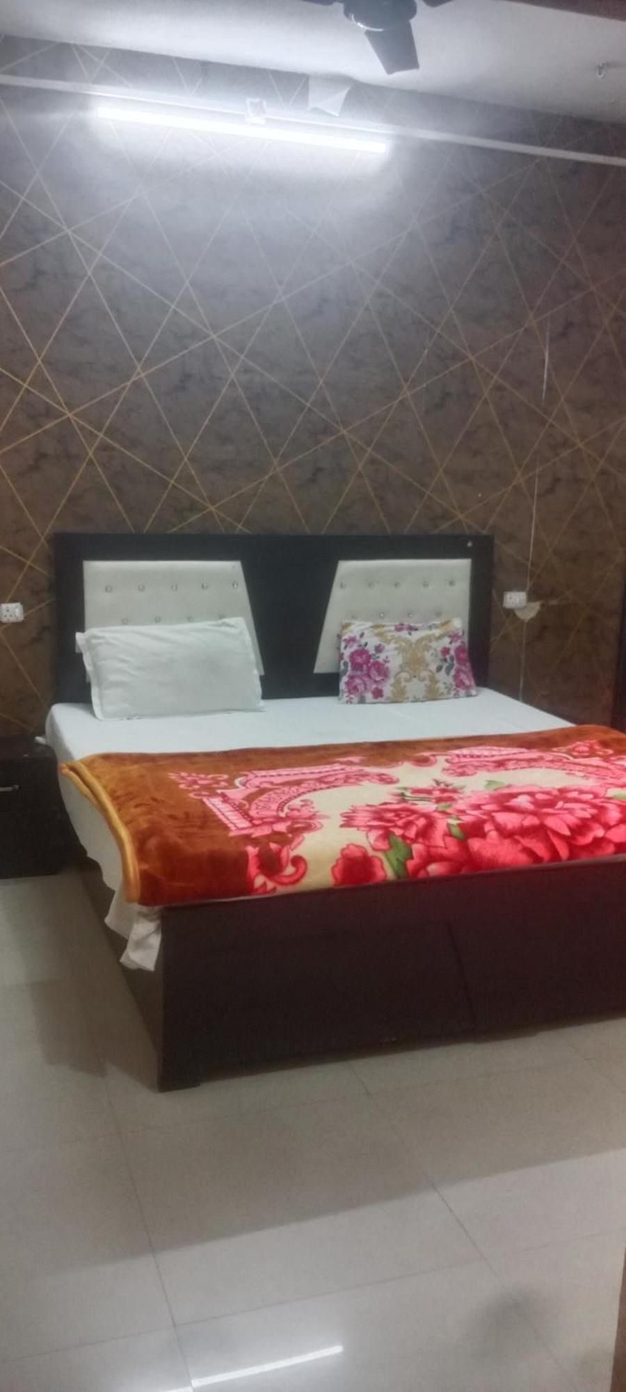 Raj Rajeswari Dharmshala Hotel Ayodhya Ngoại thất bức ảnh